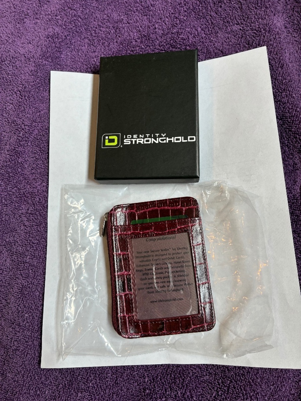 New in Box Identity Stronghold Burgundy Croc Embossed Leather Credit Card Case